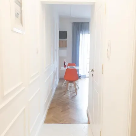 Noblenotes - Victor Apartment *